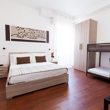 Hotel Al Nuovo Porto เบลลาเรีย-อีเจอา มารีนา ภายนอก รูปภาพ