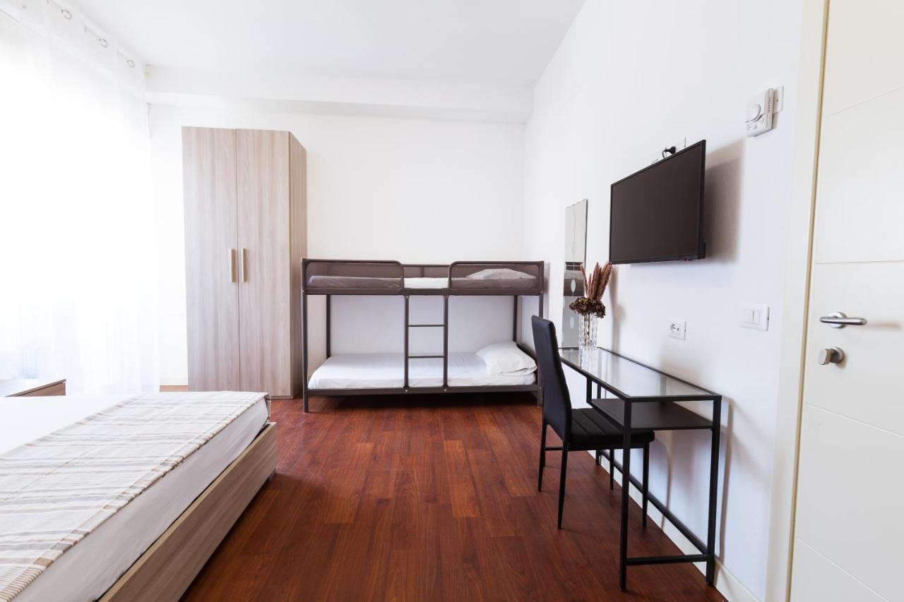 Hotel Al Nuovo Porto เบลลาเรีย-อีเจอา มารีนา ภายนอก รูปภาพ