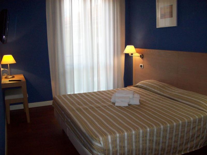 Hotel Al Nuovo Porto เบลลาเรีย-อีเจอา มารีนา ภายนอก รูปภาพ
