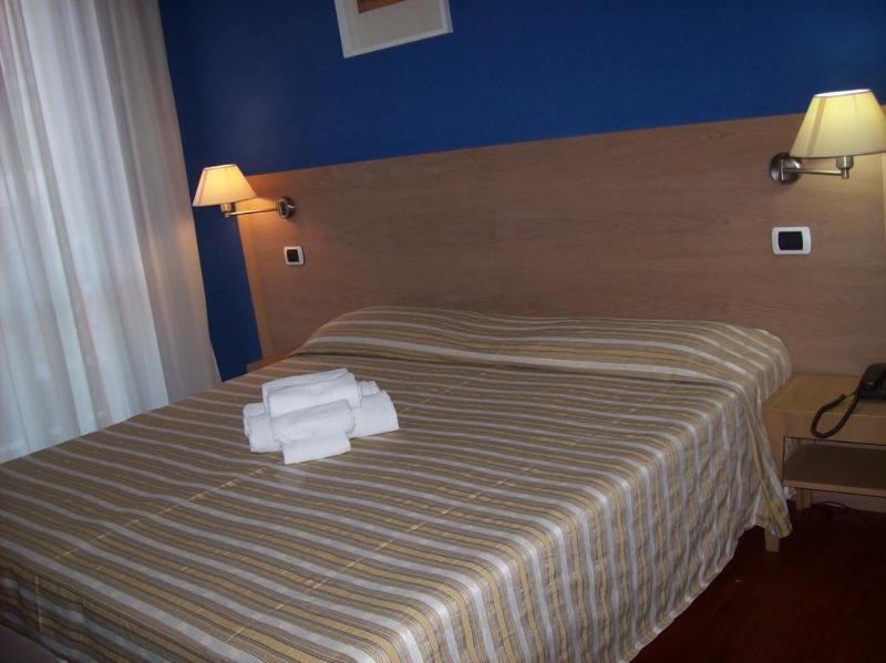 Hotel Al Nuovo Porto เบลลาเรีย-อีเจอา มารีนา ภายนอก รูปภาพ