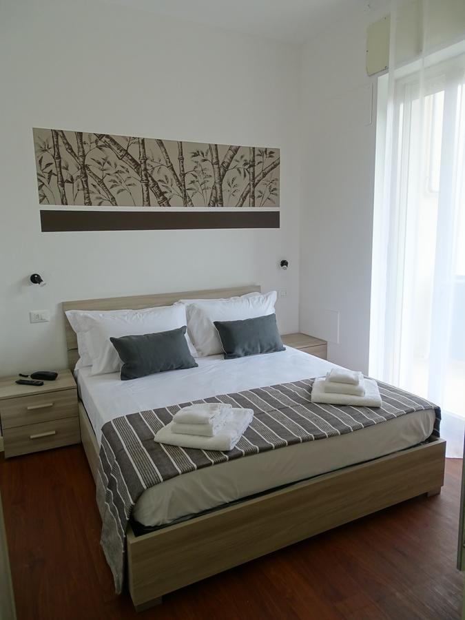 Hotel Al Nuovo Porto เบลลาเรีย-อีเจอา มารีนา ภายนอก รูปภาพ