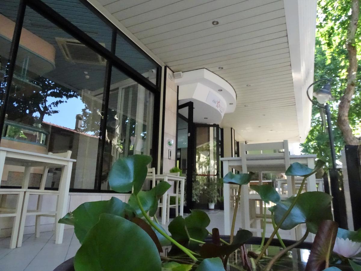Hotel Al Nuovo Porto เบลลาเรีย-อีเจอา มารีนา ภายนอก รูปภาพ