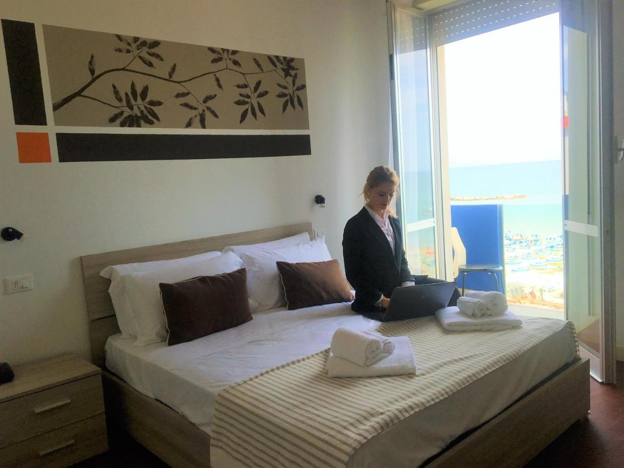 Hotel Al Nuovo Porto เบลลาเรีย-อีเจอา มารีนา ภายนอก รูปภาพ